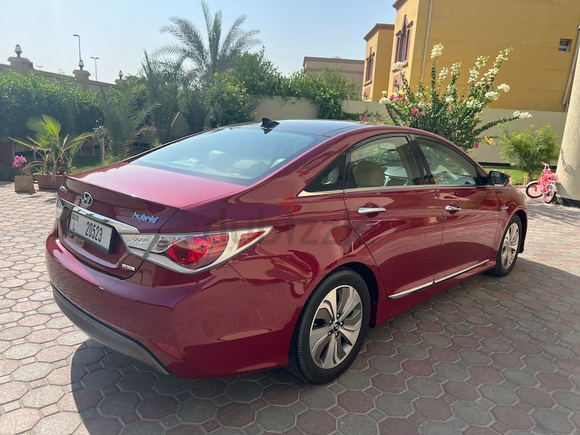 Mint Condition Hyundai Sonata Hybrid car for sale