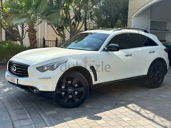 Infiniti QX70S Full Option White 2016 Super Clean Low Mileage