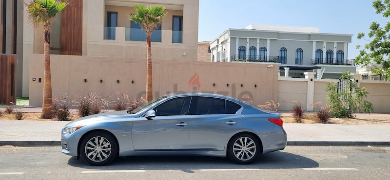 Infiniti Q50 full option 2017 great condition,full service history