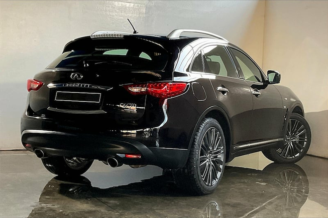 AED 2,129/Month // 2018 Infiniti QX70 Limited SUV // Ref # 1161582