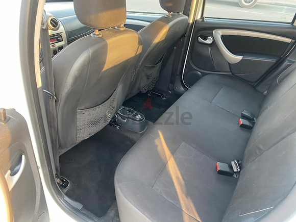 For sale Renault Duster 2015 model full option gcc