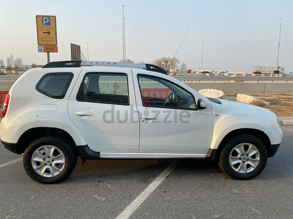 For sale Renault Duster 2015 model full option gcc