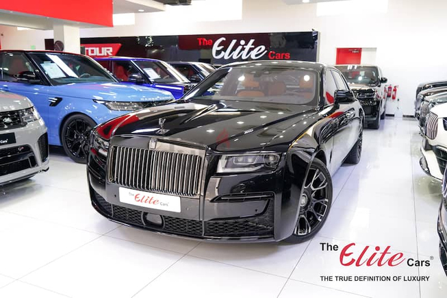 2022 NEW ROLLS ROYCE GHOST BLACK BADGE | GCC SPECS | BESPOKE | SHOOTING STARLIGHT | WARRANTY+SERVICE