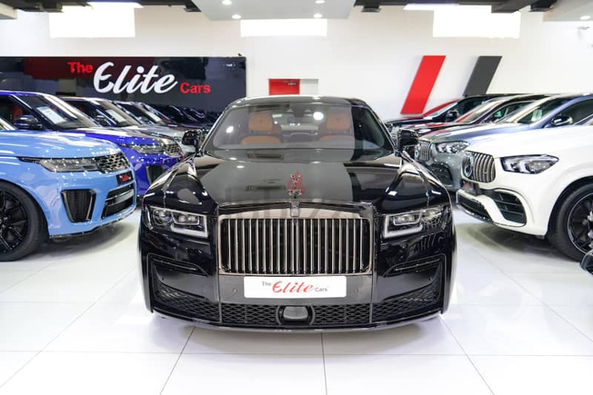 2022 NEW ROLLS ROYCE GHOST BLACK BADGE | GCC SPECS | BESPOKE | SHOOTING STARLIGHT | WARRANTY+SERVICE