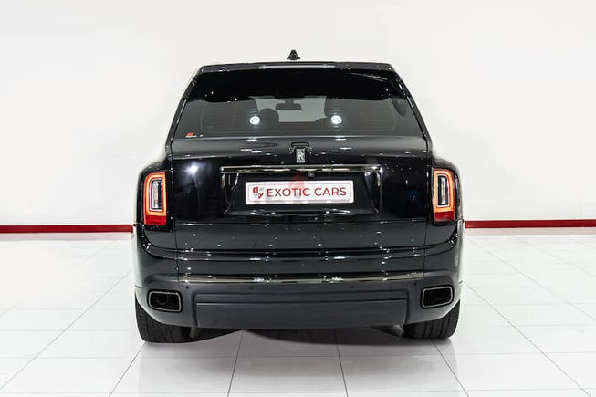 WARRANTY + SERVICE UNTIL NOV 2023 || GCC Rolls Royce Cullinan Black Badge 2020 Black-Black 25,000 KM