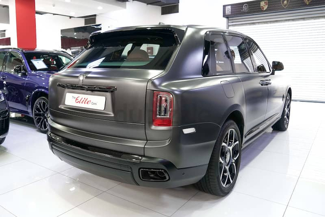 2021 GCC CULLINAN BLACK BADGE-BESPOKE-STARLIGHT-INDIVIDUAL SEATS-CURTAINS-(WARRANTY+SERVICE)