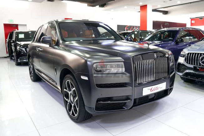 2021 GCC CULLINAN BLACK BADGE-BESPOKE-STARLIGHT-INDIVIDUAL SEATS-CURTAINS-(WARRANTY+SERVICE)