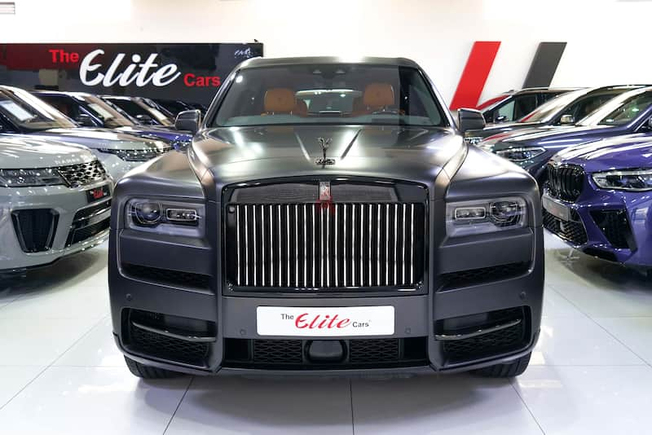 2021 GCC CULLINAN BLACK BADGE-BESPOKE-STARLIGHT-INDIVIDUAL SEATS-CURTAINS-(WARRANTY+SERVICE)