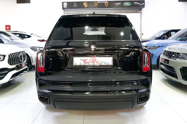 2021 CULLINAN BLACK BADGE-BESPOKE-STARLIGHT-INDIVIDUAL SEATS-CURTAINS