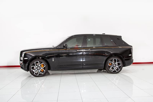 WARRANTY AVAILABLE | Rolls Royce Cullinan Black Badge 2020 Black-Black 24,000 KM