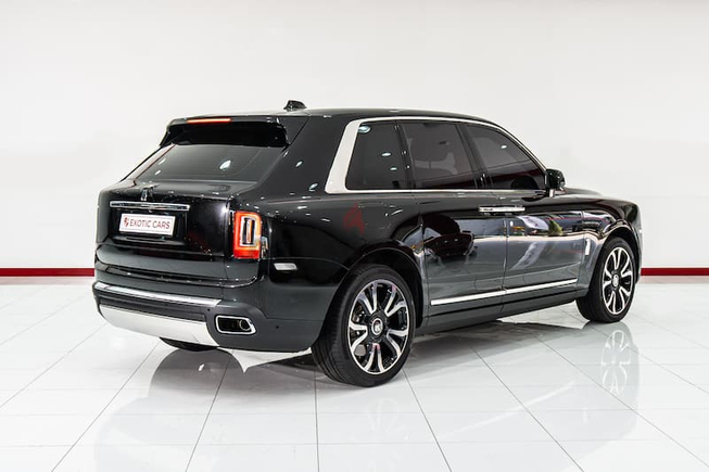 WARRANTY + SERVICE TIL MARCH 2023 || GCC CAR Rolls Royce Cullinan 2020 Black-Red+Black 24,000 KM