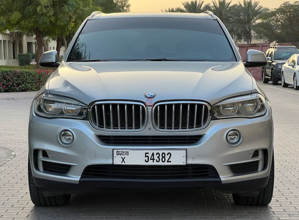 XDrive50i full options GCC 5 seaters