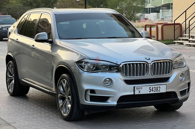 XDrive50i full options GCC 5 seaters