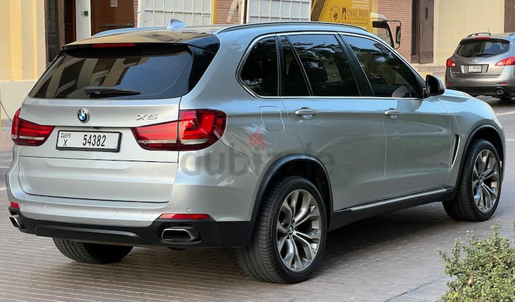 XDrive50i full options GCC 5 seaters