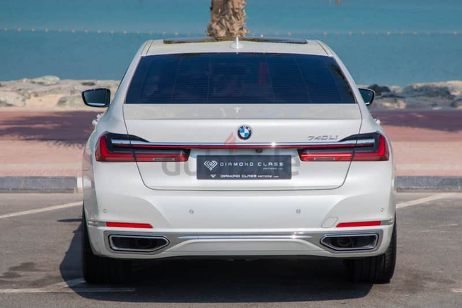 BMW 740Li Gcc Full option panoramic 2020