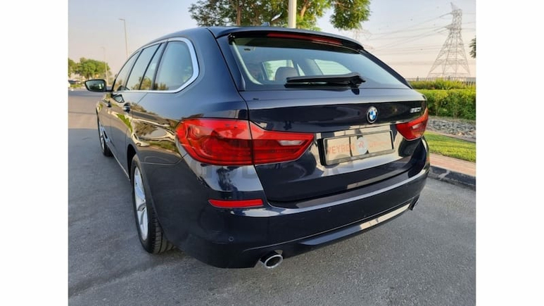 (LIMITED COUNTITY) BMW 520I GCC 2020 WITH THE REGISTRATION IN PERFECT CONITION