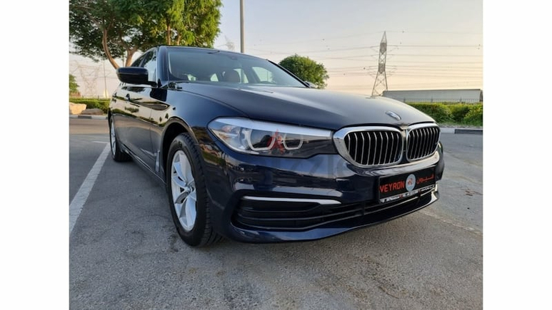 (LIMITED COUNTITY) BMW 520I GCC 2020 WITH THE REGISTRATION IN PERFECT CONITION