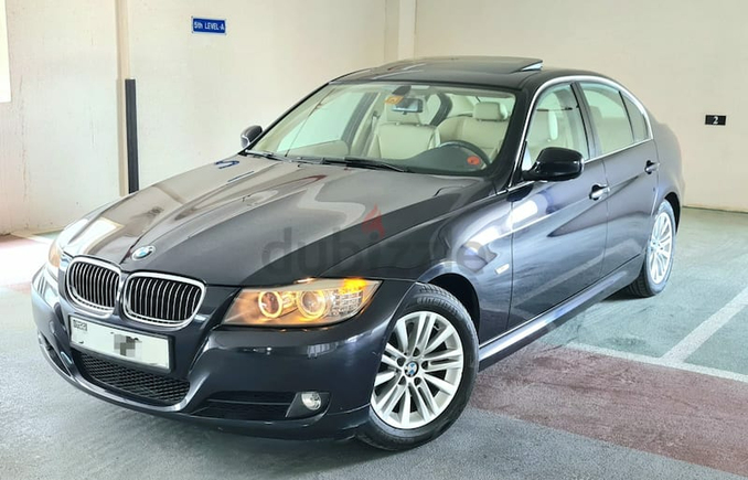 BEST EXAMPLE!!! LOW KMS BMW 323i 2010 GCC IN MINT CONDITION!!!