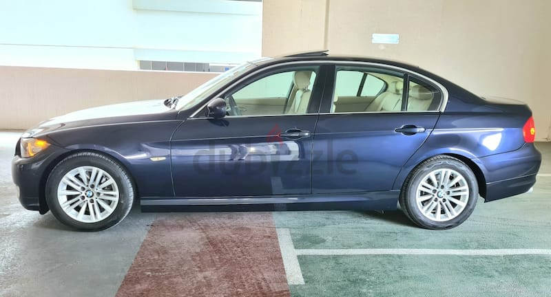 BEST EXAMPLE!!! LOW KMS BMW 323i 2010 GCC IN MINT CONDITION!!!