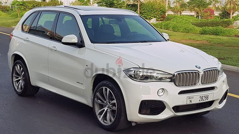 LOVELY BMW X5 V8 // HIGH OPTIONS // 100% ACCIDENTS FREE // GCC // LOW MILEAGE // LIKE NEW