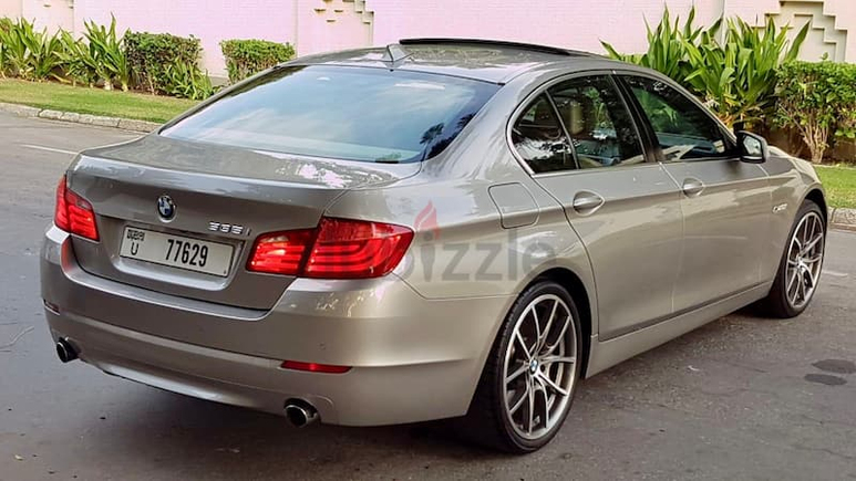 Awesome GOLDEN BMW 535i V6 Turbo — Fully Loaded — GCC — LOW MILES 87k — 100% Accidents Free —Screens