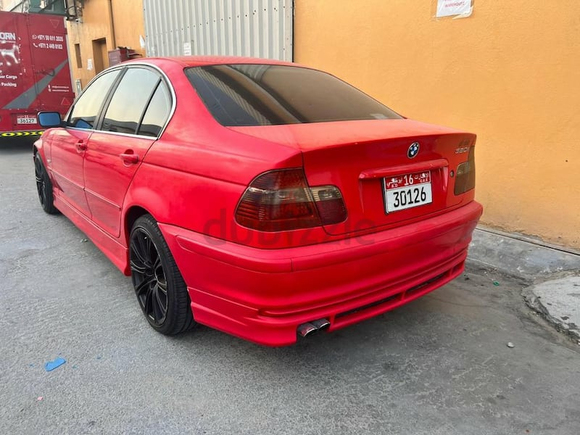 BMW320i