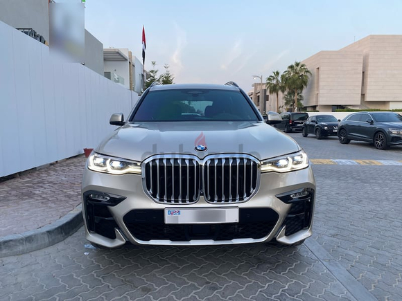 BMW X7 50i Exclusive with M Package. Showroom condition