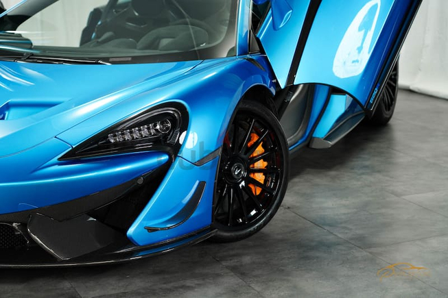 2020 | BRAND NEW | MCLAREN 620 R | ZERO KMS | FULLY LOADED | AURORA BLUE | WARRANTY