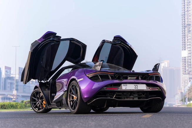 MCLAREN 720S | 18 000KM | GCC | WARRANTY AVAILABLE | FULL OPTION | WITH FULL CARBON KIT ( OPTIONAL)