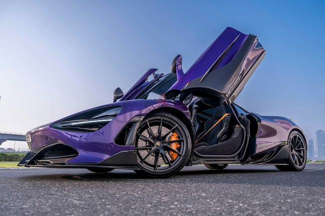 MCLAREN 720S | 18 000KM | GCC | WARRANTY AVAILABLE | FULL OPTION | WITH FULL CARBON KIT ( OPTIONAL)