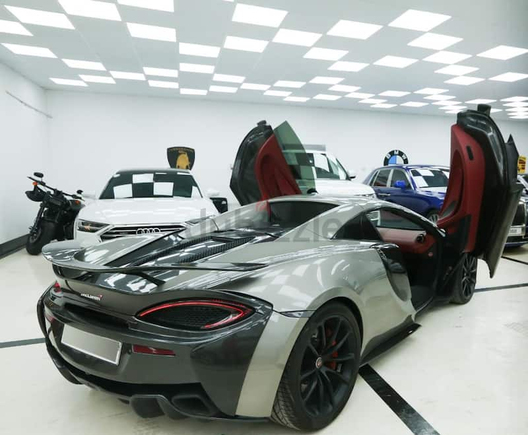 Mc Laren 570s 2018 WITH 2 YEARS SERVICE CONTRACT