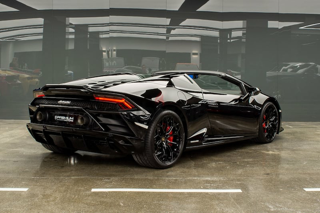 LAMBORGHINI | HURACAN EVO SPYDER | GCC | DEALER WARRANTY + SERVICE CONTRACT