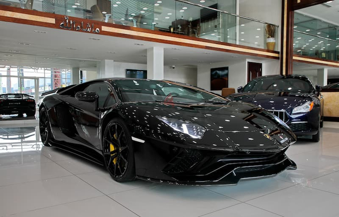 LAMBORGHINI AVENTADOR S LP-700 2018 - GCC - UNDER WARRANTY - NEW CONDITION