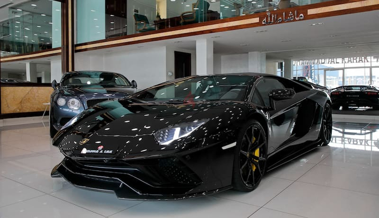 LAMBORGHINI AVENTADOR S LP-700 2018 - GCC - UNDER WARRANTY - NEW CONDITION