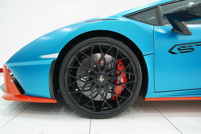 GCC SPEC | UNDER WARRANTY || Lamborghini Huracan STO 2022 Matt Blue-Black+Orange 1,000 KM