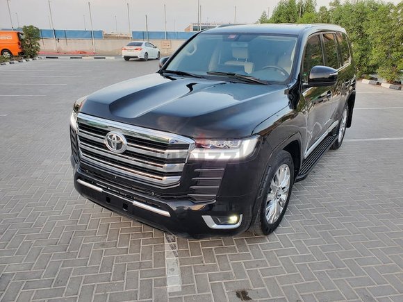 TOYOTA LAND CRUISER 2013 FACELIFTED 2022 G.C.C V6 IN EXCELLENT CONDITION