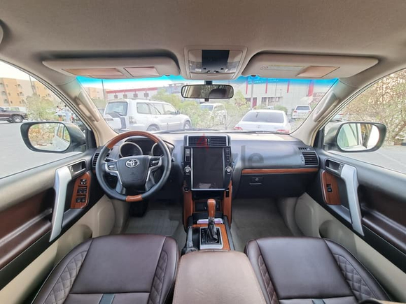 2010 TOYOTA PRADO FACELIFT 2021 GCC MIDOPTION IN EXCELLENT CONDITION