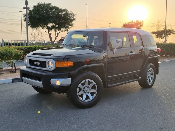 ORIGINAL PAINT TOYOTA FJ CRUISER G.C.C GXR