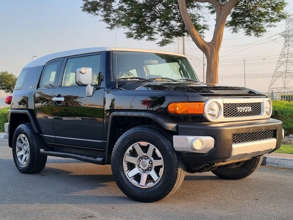 ORIGINAL PAINT TOYOTA FJ CRUISER G.C.C GXR