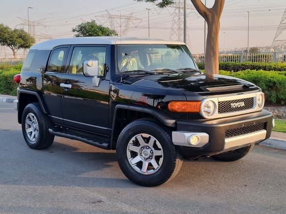 ORIGINAL PAINT TOYOTA FJ CRUISER G.C.C GXR