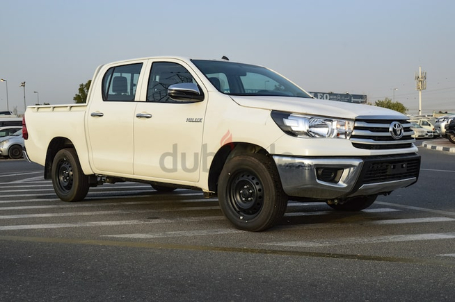 TOYOTA HILUX 2.4L (4x2) DIESEL 2022 (Price for Export)