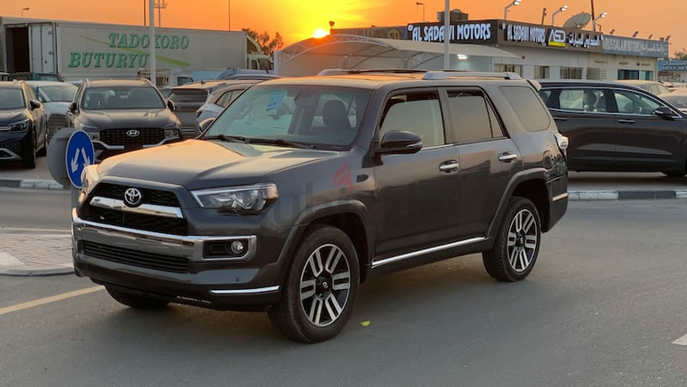 2017 TOYOTA 4RUNNER LIMITED FULL OPTIONS 7SEATER 4X4 AWD