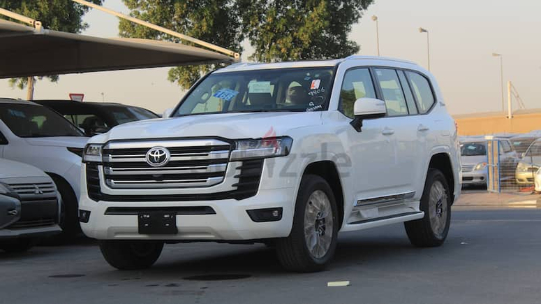 Toyota Landcruiser 3.3L GXR Diesel without Leather seats 2022 model available only for export