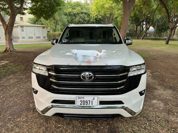 Toyota Land Cruiser (VIP Edition) model 2022