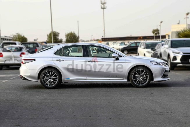 2022 Toyota Camry 2.5L Hybrid GLE - Export Only