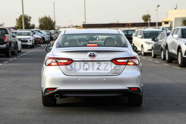 2022 Toyota Camry 2.5L Hybrid GLE - Export Only