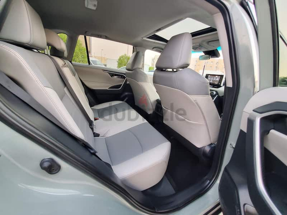 TOYOTA RAV-4 2019 XLE FULL OPTION IN EXCELLENT CONDITION