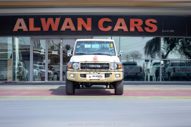 2022 TOYOTA LANCRUISER PICK UP LX V6 4.0L 4WD