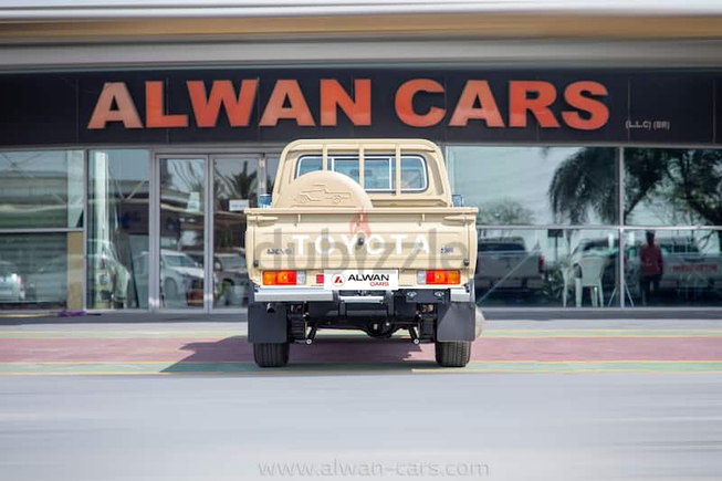 2022 TOYOTA LANCRUISER PICK UP LX V6 4.0L 4WD