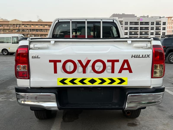 TOYOTA HILUX 4X4 DOUBLE CABIN PICK UP FOR SALE